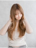透明感ベージュのロングヘア