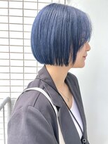 シー(shii..)&nbsp;《shii../内城》#切りっぱなしボブ #ブルーカラー