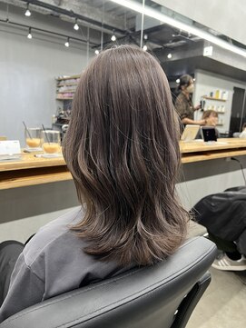 テープ(TAPE) 暗めグレージュ