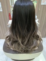 ロエ 元町店(Loe) ブリーチなし グラデーションカラー グレージュ 透明感