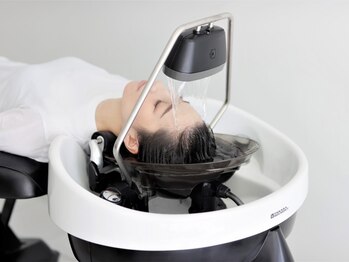 マーリャヘアー(mallia hair)の写真/頭浸浴と炭酸泉の相乗効果！髪と頭皮の潤い艶と癒しのご美時間。これからの綺麗を作る土台美容