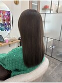 オリーブベージュ