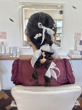 ヘアーアンドメイクアップモパ 編みおろしツイン