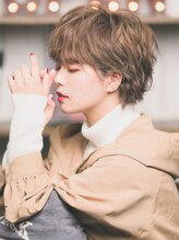 退色の過程も美しい、光と影のオーダーメイドカラー