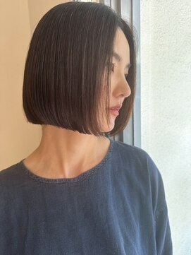 黒髪シンプルボブ