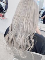フウ(fuh)&nbsp;ホワイトカラー／ホワイト／トリプルカラー／ハイトーン／艶髪