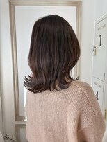 メルク ユニ(merc.uni)&nbsp;12.29 やわらかさが引き立つラベンダーベージュカラー◎