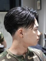 メッツ 原宿(METS) MEN'S/センターパート×テーパーフェード/黒髪