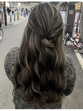 ピヨン 心斎橋(piLLon) 3Dハイライトカラー☆ハーフアップ