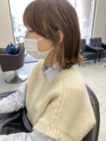 ノア(NOA by KENJE)&nbsp;イヤリングツヤベージュカラー