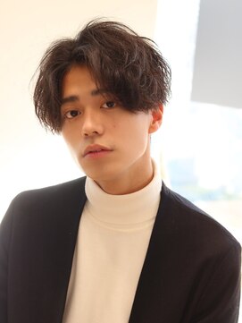 ネイビー(NAVY) 動きのある 束感 センターパート