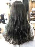 オリーブカラー×イヤリングカラー