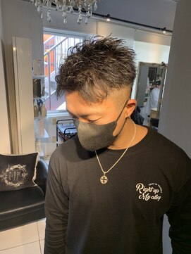 アイズ 海老名(AIZU) ショートアップバングツイストパーマフェードカットメンズカット