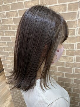 ルノン(LUNON) ラベンダーグレージュ×外ハネスタイル