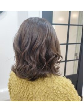 パース 横浜(PERS) 透け感グレージュカラー