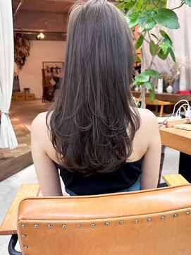 インビテーション(invitation) 大人かわいいレイヤーカット顔周りカット前髪カットくびれヘア