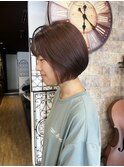 骨格にフィットするショートボブ
