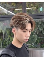 ステラ(STELLA)&nbsp;センターパート/メンズ/ハイライト/外国人風ハイライト