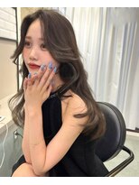 リッカ(LICCA)&nbsp;(licca内堀) ゆるく巻いても可愛い♪トレンドレイヤーカット