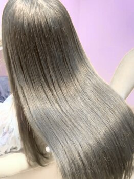 ロアゾブルー(L'oiseau Bleu)の写真/髪質改善×縮毛矯正で自然なツヤと柔らかさ。しなやかに揺れる“上質ストレートヘア”へ