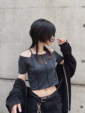 スリーアン(THREE ann.) 暗髪ウルフレイヤー20代30代