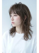 エマ(emma)&nbsp;なんか今っぽい、その秘密は“抜け感ウルフ”ハイレイヤーウルフ