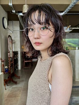 ハーヒム(her him)の写真/《警固》クセ毛風もニュアンスも思いのまま。今までと違う、あなただけのリラックスStyle―。