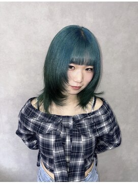 ビゼ 梅田(BIZE) エメラルドグリーン