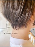 【鳥居】アッシュベージュ × ショートボブ