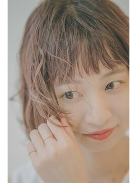 ノイエルオルト(neuer ort) うるツヤピンクベージュがかわいいボブパーマ