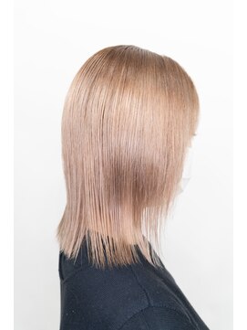 オブヘアーギンザ(Of HAIR GINZA) ☆王道！透明感ベージュ×ぱつっとミディ☆