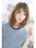 大人巻きカーキブラウンで外国人風小顔アンニュイヘアa1