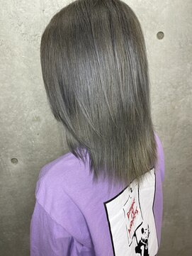 ダンク(DUNK) セミロング×シルバーアッシュ