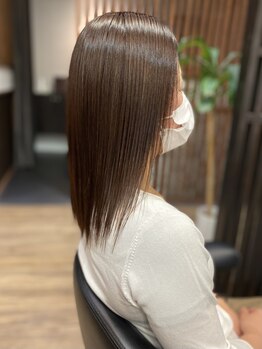 クロ ヘアー(CURRO HAIR)の写真/グレイヘアの方でもおしゃれ綺麗なカラーを♪お肌にやさしいのにしっかり染まる天然由来のカラー剤を使用♪