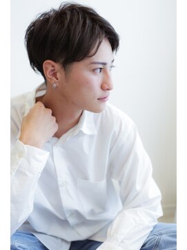 資生堂シンボリックサロン・アルベール ショートセンターパート/ツーブロック刈り上げ［ふじみ野］