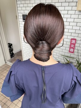 フェリーチェ(Felice) シニヨン 結婚式 花嫁 タイトヘア タイトアップ