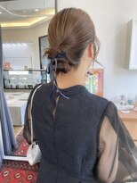 ヘアーアイスカルテット(HAIR ICI QUARTET)&nbsp;20代30代40代◎結婚式ベージュカラーこなれ大人まとめ髪シニヨン