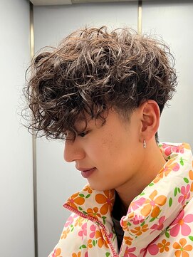 エルマーク 枚方(L-MARK) スペインカールスパイラルパーマツイストパーマフェード短髪