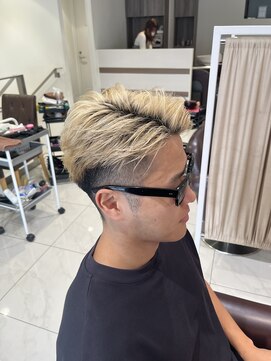 アッシュ 東戸塚店(Ash) アップバングショート