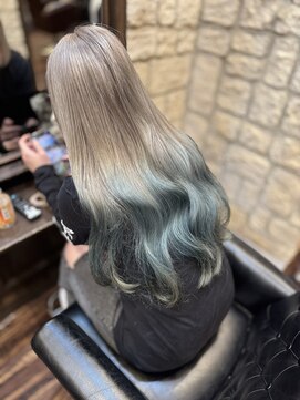 シャル 町田(shalu) 透明感シルバー × ターコイズグラデーション/20代30代