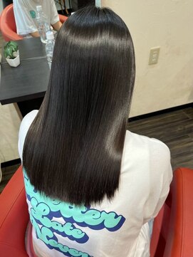 ヨンセンチメートルヒロサカ(4cm HIROSAKA) 髪質育成縮毛矯正