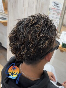 スカイ(SKY) ツイスパ/波巻き/眉毛/バーバー/ニュアンスパーマ/ブリーチ