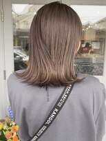 サン(SAN)&nbsp;ミディアムストレート/ミルクティーグレージュ