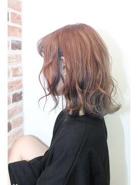 ジウ 上通り(JIU) 大人可愛い外ハネボブ_ピンク×インナーネイビー_Cカーブ_耳かけ