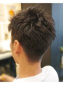 刈り上げ短髪スタイル