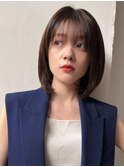 大人可愛い20代30代40代小顔前下がりショート×シアーベージュ