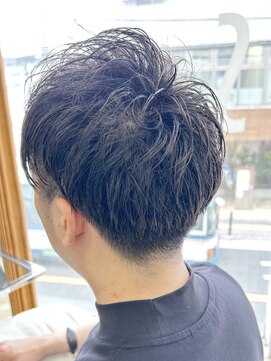 ヘッズ 本八幡店(HEADS) MEN'S HAIR  センターパート　ツイストスパイラル　コンマヘア