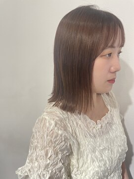 イル 大阪淀屋橋(i'll) 20代 30代 40代 ミディアム グレーベージュベビーピンク