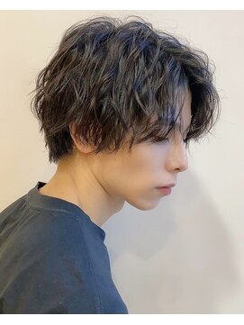 フィフス 天神大名(fifth) センターパートツイストスパイラル波巻きスパイラルウルフパーマ