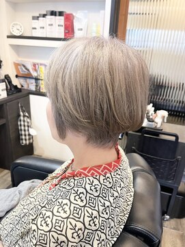 カシア cassia hair dressing salon 【cassia】ハイトーンカラー×マッシュボブ　[30代40代50代]